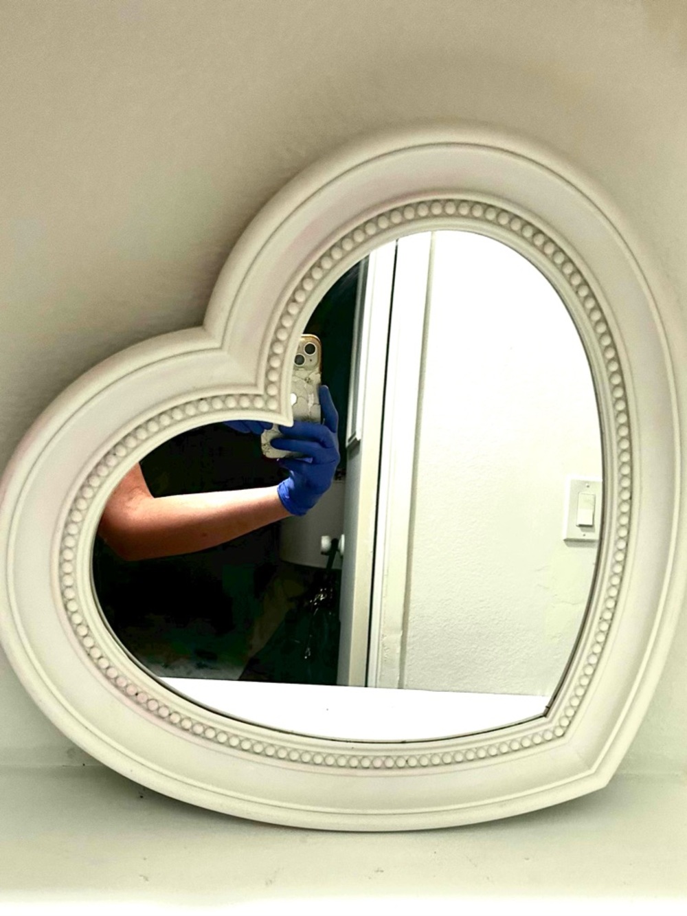 White Heart-Shaped Decorative Wall Mirror by